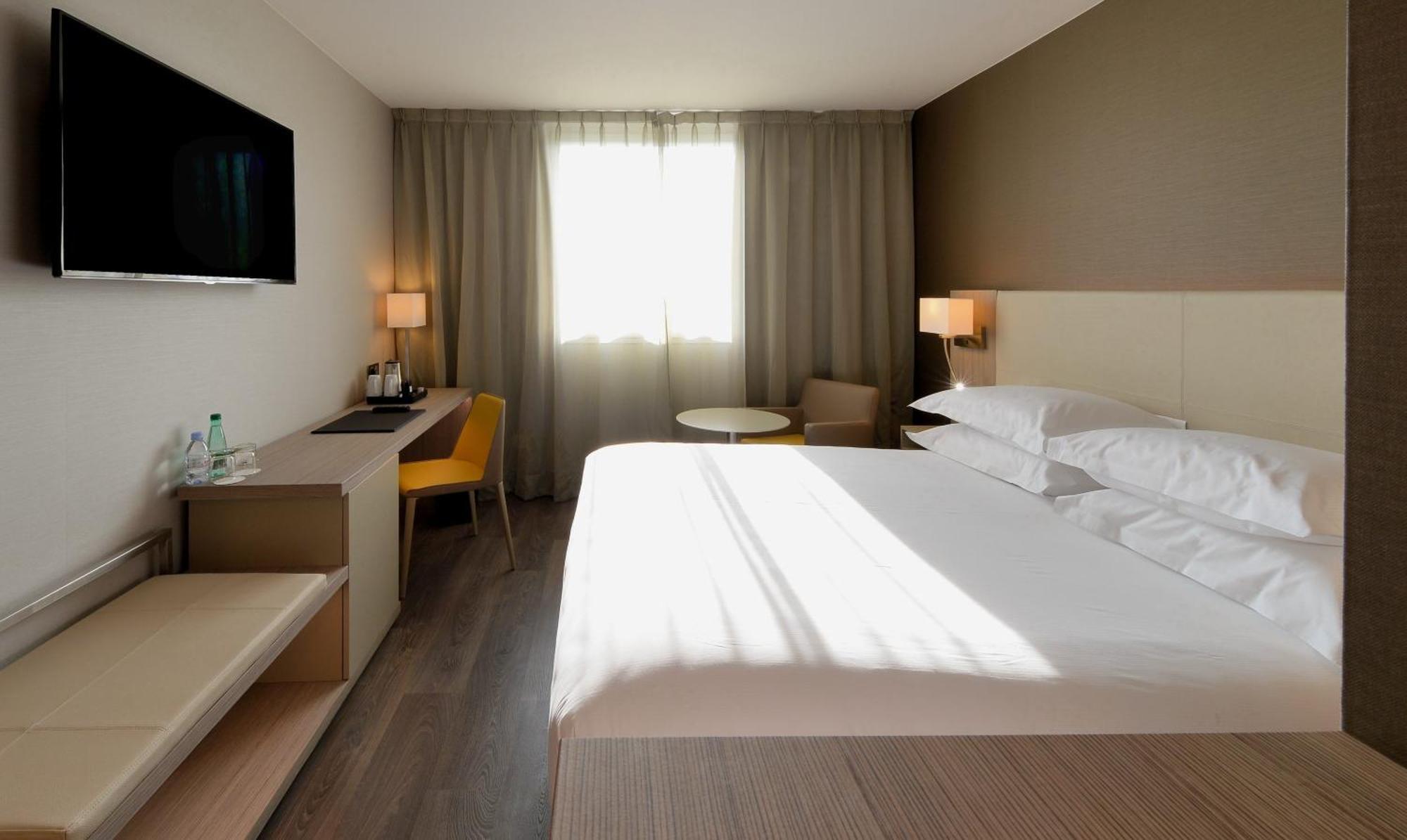 Ac Hotel By Marriott Marseille Prado Velodrome Exterior foto